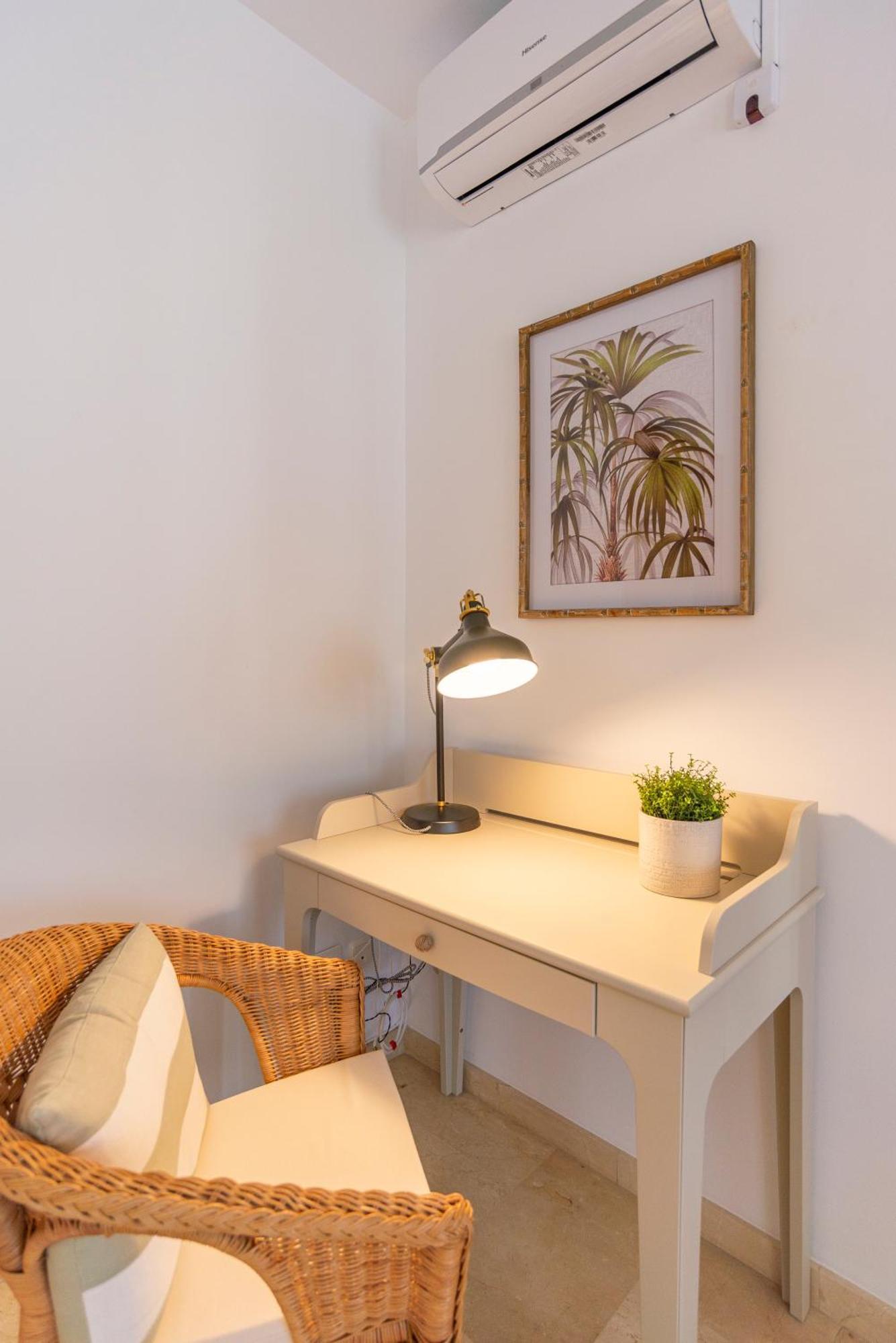 Apartment & Pool In Malaga City Center Exterior photo