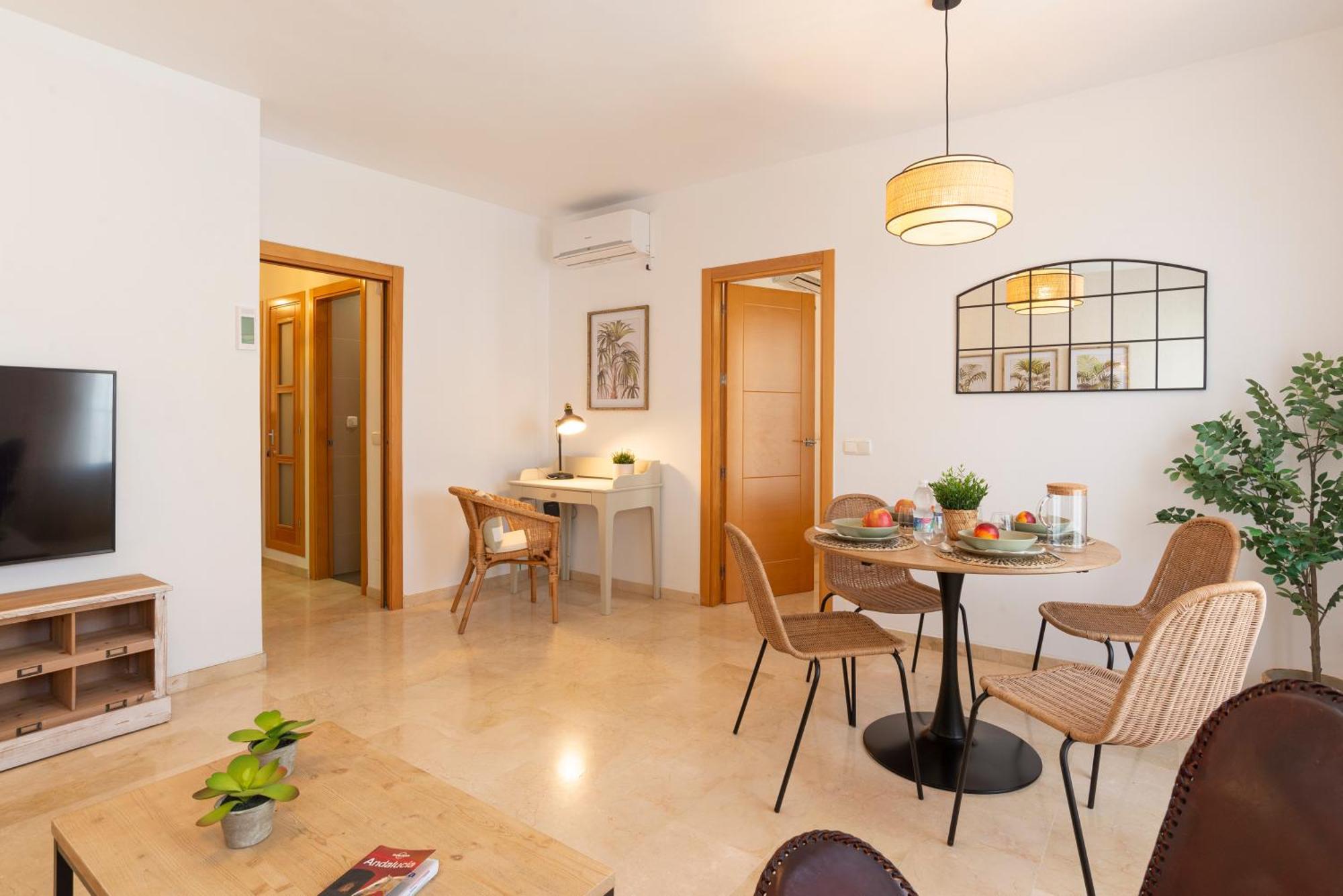 Apartment & Pool In Malaga City Center Exterior photo