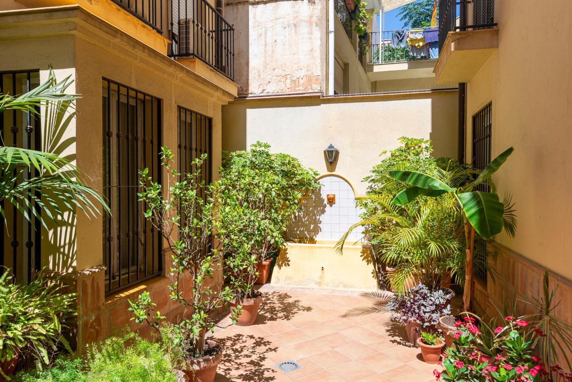 Apartment & Pool In Malaga City Center Exterior photo